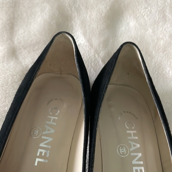 Chanel vintage black suede heels with Chanel dust bags - Picture 13 of 13